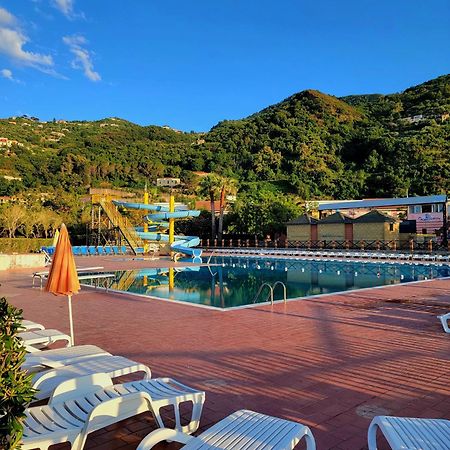 Villaggio Hotel Club Calanovellamare Пирайно Екстериор снимка