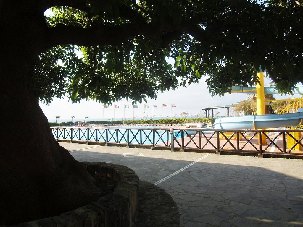 Villaggio Hotel Club Calanovellamare Пирайно Екстериор снимка