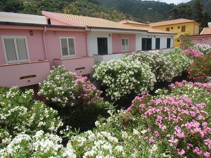 Villaggio Hotel Club Calanovellamare Пирайно Екстериор снимка