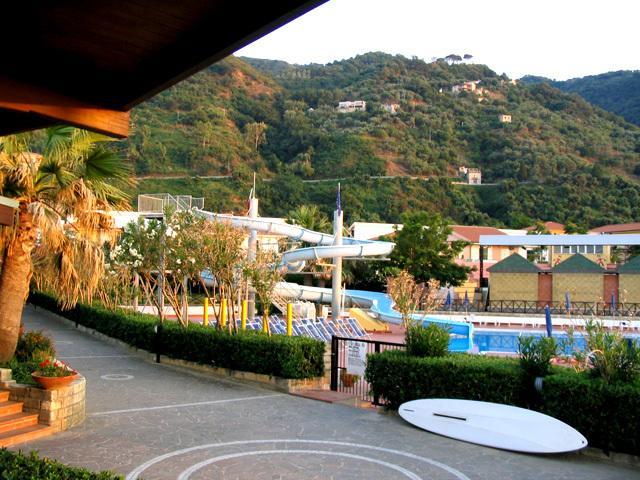Villaggio Hotel Club Calanovellamare Пирайно Екстериор снимка