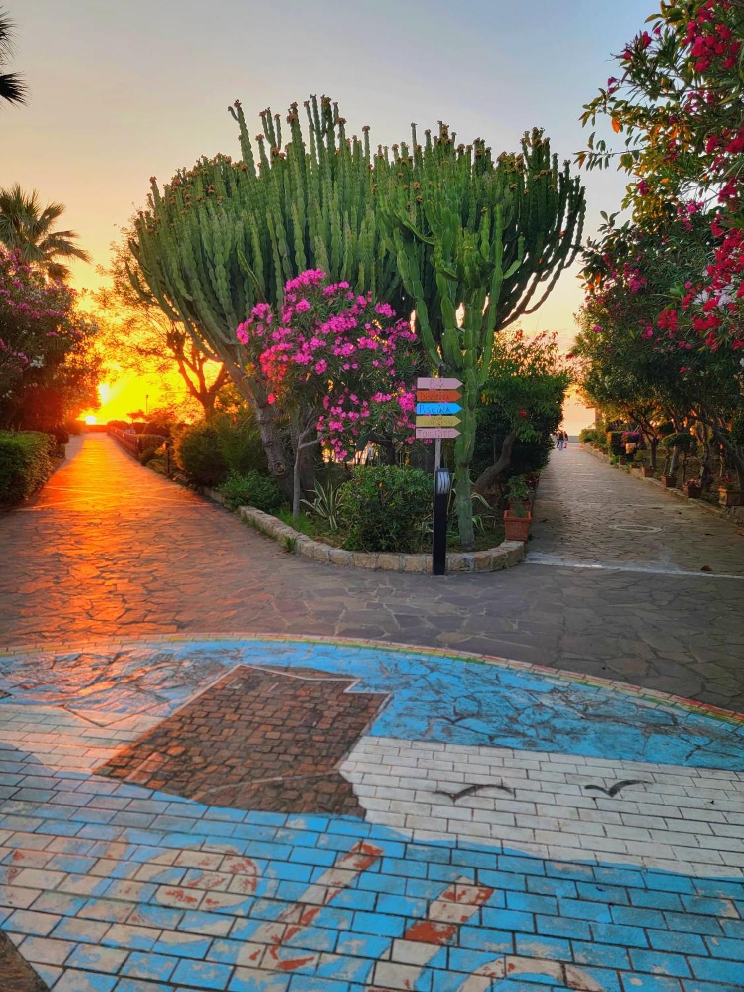 Villaggio Hotel Club Calanovellamare Пирайно Екстериор снимка