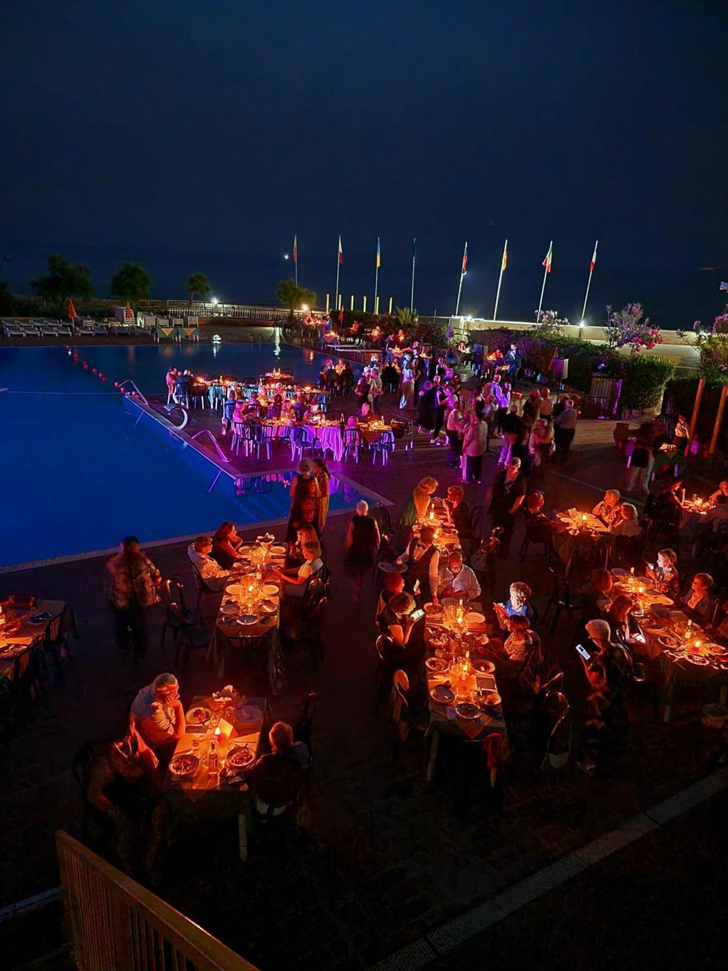 Villaggio Hotel Club Calanovellamare Пирайно Екстериор снимка