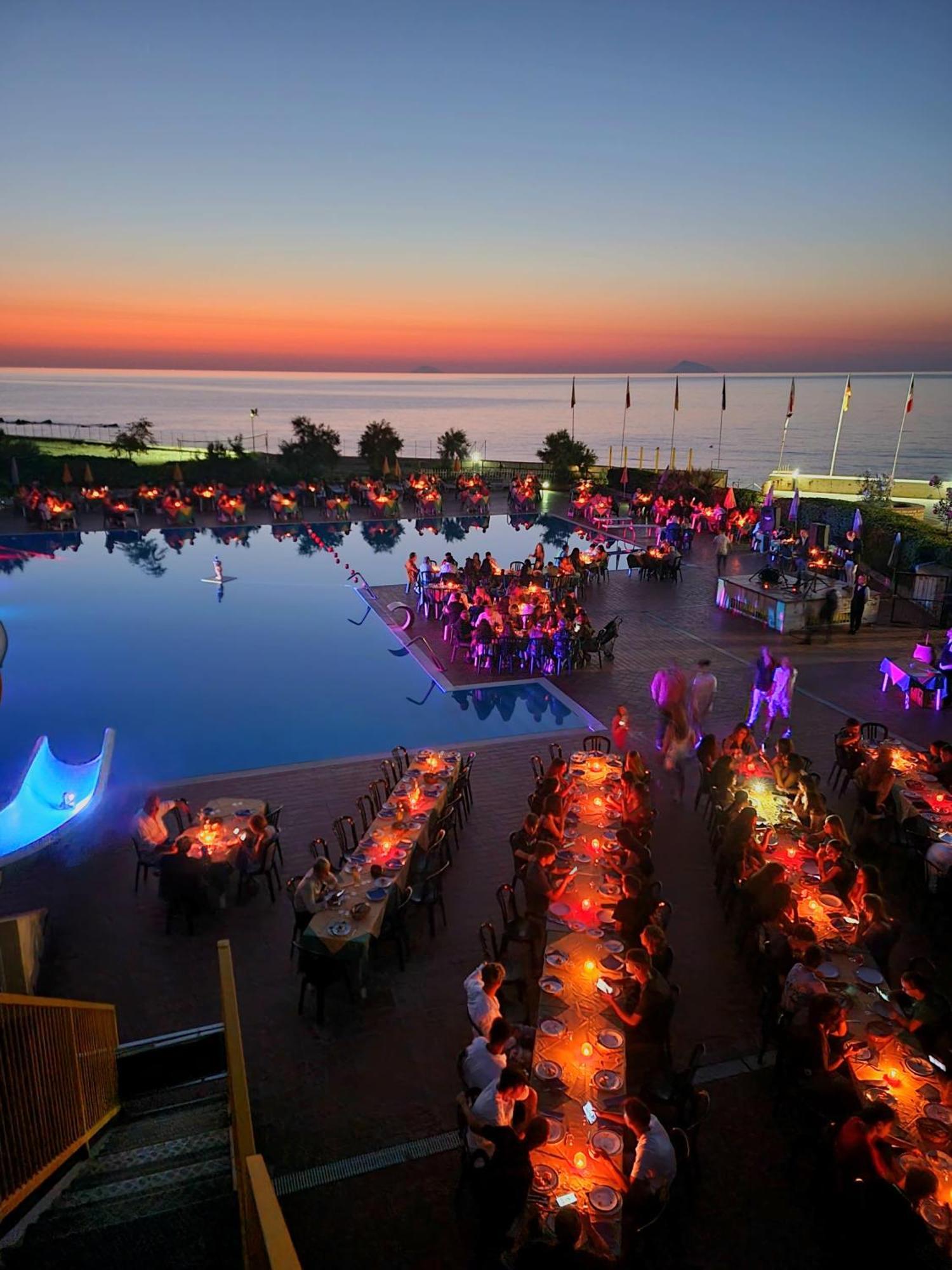 Villaggio Hotel Club Calanovellamare Пирайно Екстериор снимка