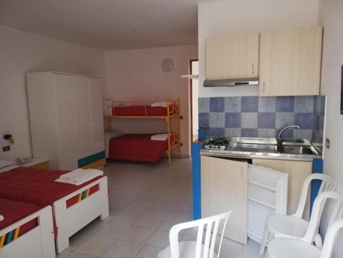 Villaggio Hotel Club Calanovellamare Пирайно Екстериор снимка